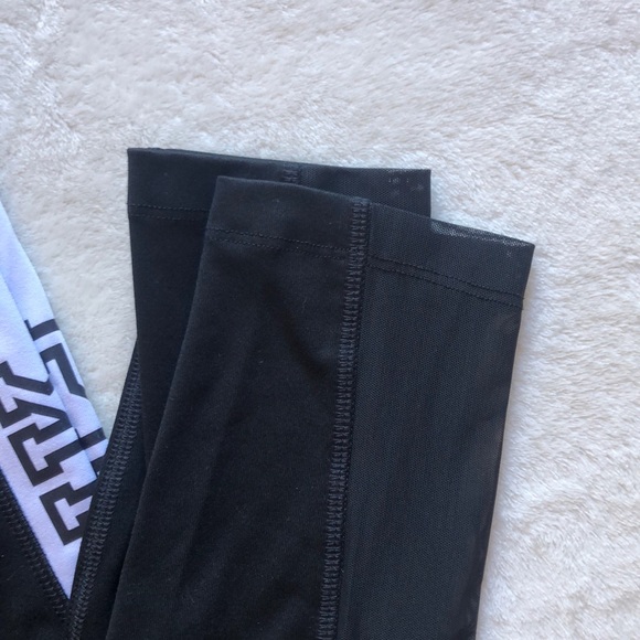 PINK VS Ultimate leggings size S - Picture 7 of 9